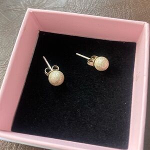 Elegant Shimmer Stud Earrings
